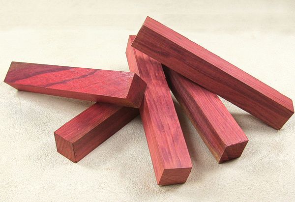 Übersicht Farbvarianten Redheart