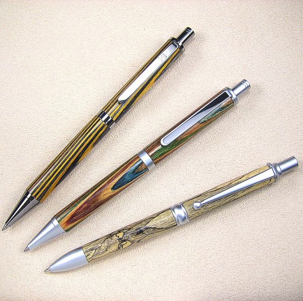 Modellübersicht v. l. n. r.: Klick Pro Black Titanium und satin-chrom, Deko satin-chrom