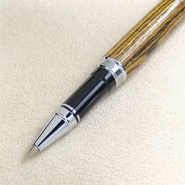 Detailansicht Griffstück America Rollerball chrom